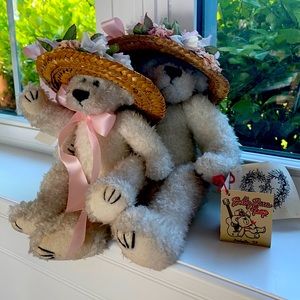 Victorian-Country “Tilden Manor” bears